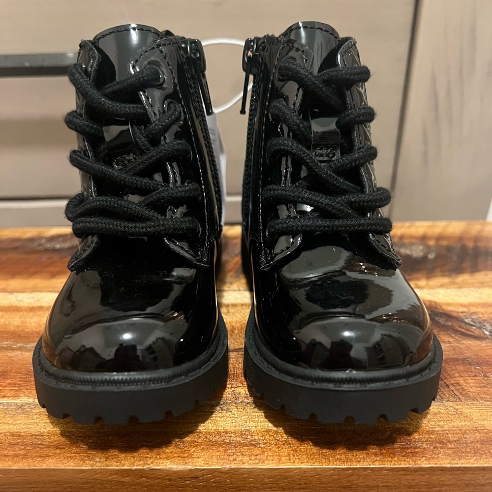 Never worn. Toddler size 5 old navy patent leather boots.
